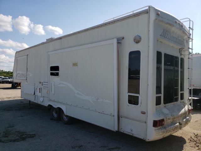 1KT358F2322696500 - 2002 COMP TRAILER WHITE photo 3