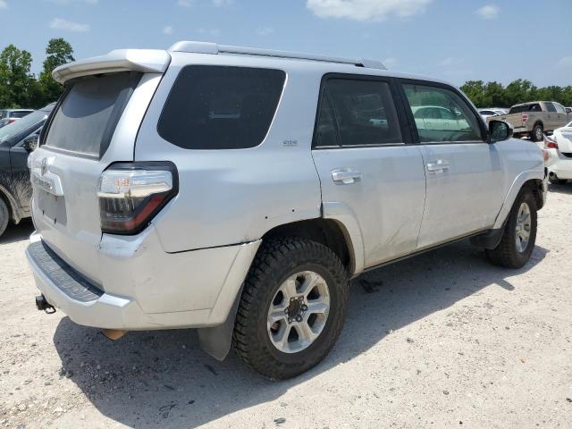 JTEBU5JR8G5335555 - 2016 TOYOTA 4RUNNER SR5/SR5 PREMIUM 银色 照片 3