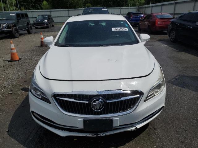 1G4ZP5SZ6JU126056 - 2018 BUICK LACROSSE ESSENCE WHITE photo 5