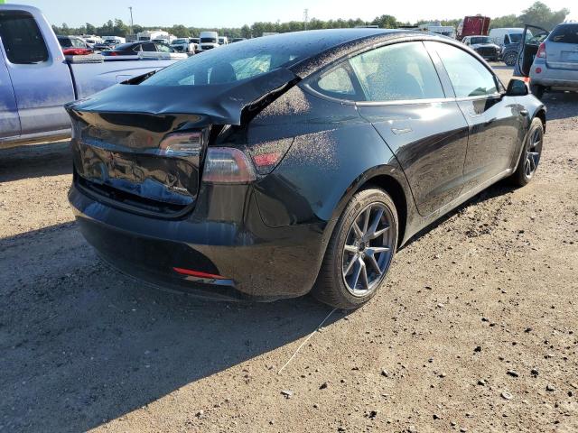 5YJ3E1EB8NF190377 - 2022 TESLA MODEL 3 BLACK photo 4