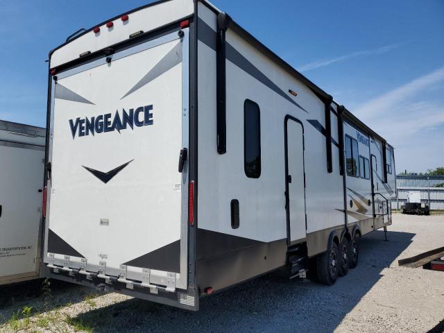 5ZT3VG4F1K6502584 - 2019 WILDWOOD VENGEANCE WHITE photo 4