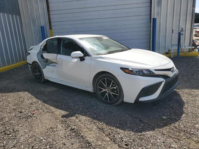 4T1G11AK2RU248284 - 2024 TOYOTA CAMRY SE NIGHT SHADE WHITE photo 4