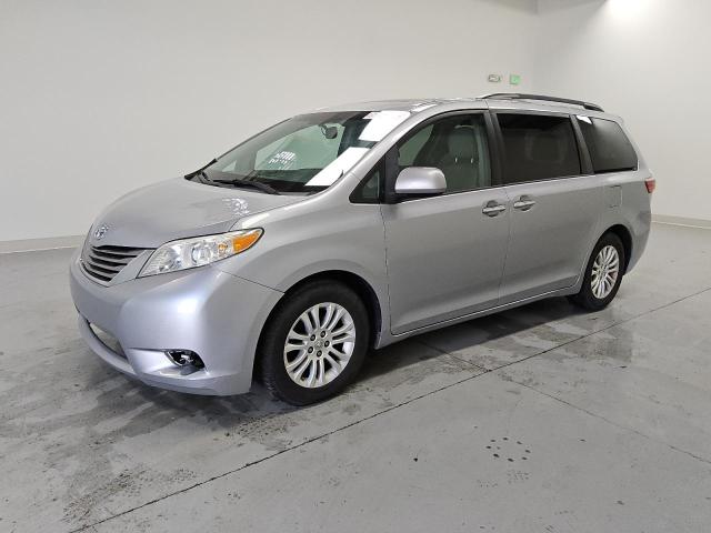 2015 TOYOTA SIENNA XLE, 