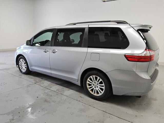 5TDYK3DC3FS672725 - 2015 TOYOTA SIENNA XLE 银色 照片 2