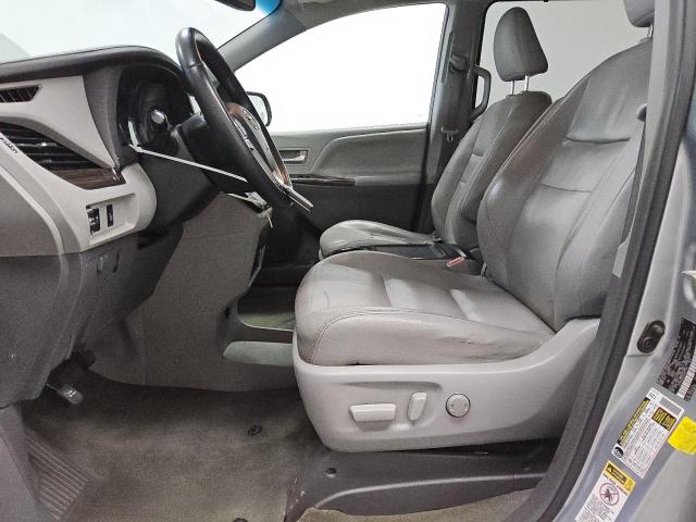 5TDYK3DC3FS672725 - 2015 TOYOTA SIENNA XLE 银色 照片 7