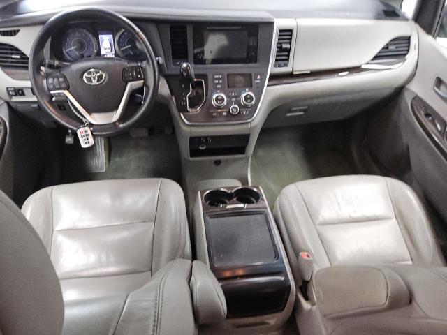 5TDYK3DC3FS672725 - 2015 TOYOTA SIENNA XLE 银色 照片 8