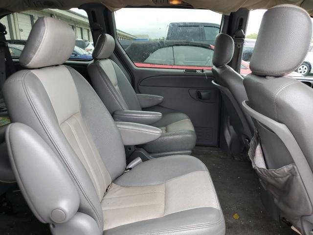 2C4GP54LX4R538275 - 2004 CHRYSLER TOWN & COU TOURING GRAY photo 11