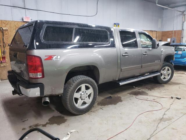 1GT121C81EF132937 - 2014 GMC SIERRA K2500 SLT SILVER photo 3