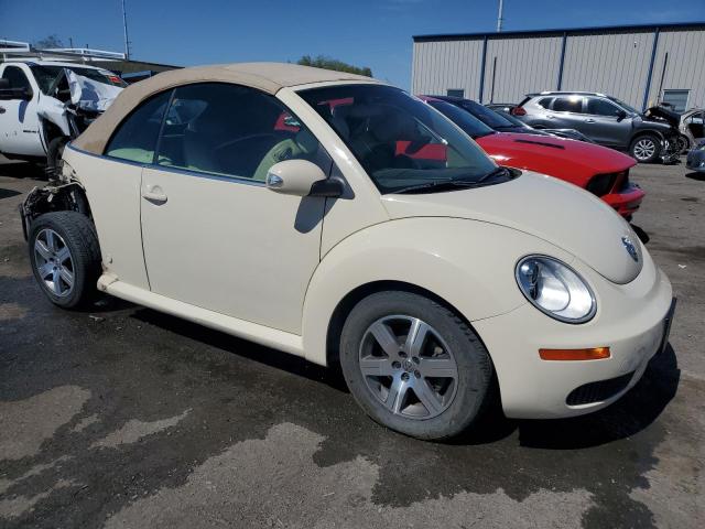 3VWPG31Y06M319725 - 2006 VOLKSWAGEN NEW BEETLE CONVERTIBLE BEIGE photo 4