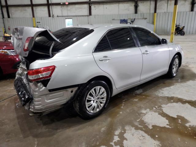 4T1BF3EK2BU655982 - 2011 TOYOTA CAMRY BASE SILVER photo 3