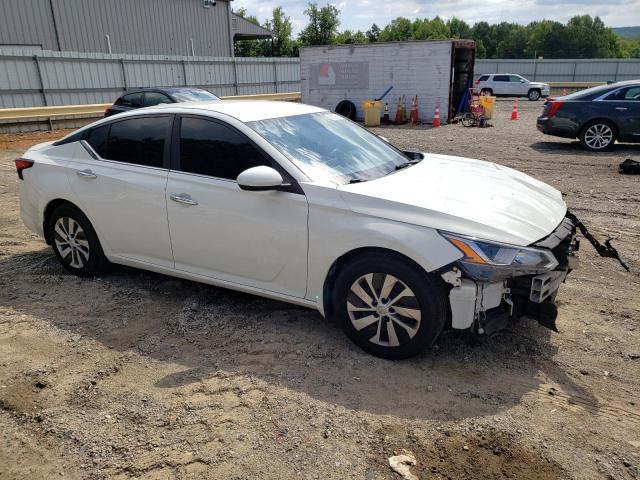 1N4BL4BVXKC179218 - 2019 NISSAN ALTIMA S WHITE photo 4