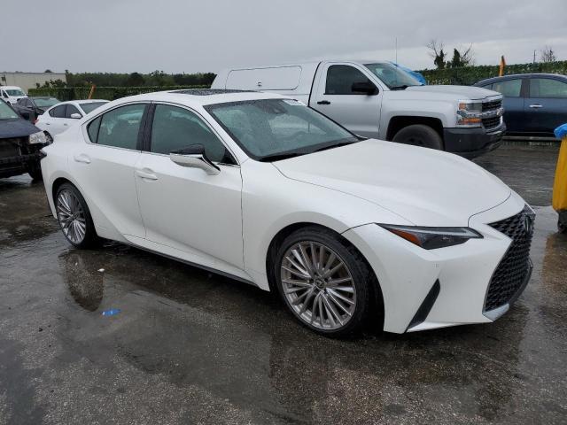 JTHDA1D25N5118506 - 2022 LEXUS IS 300 WHITE photo 4