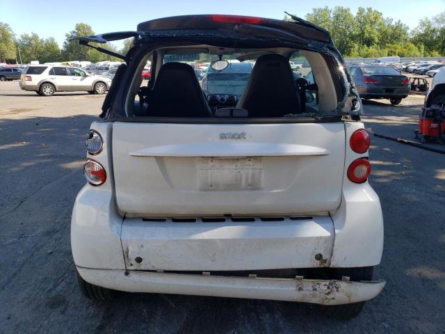 WMEEJ3BA4BK473628 - 2011 SMART FORTWO PURE WHITE photo 6