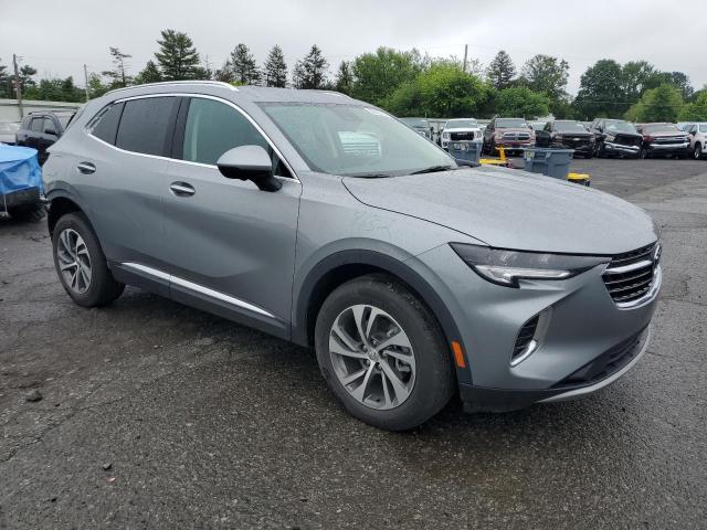 LRBFZPR49PD189473 - 2023 BUICK ENVISION ESSENCE Gümüş fotoğraf 4