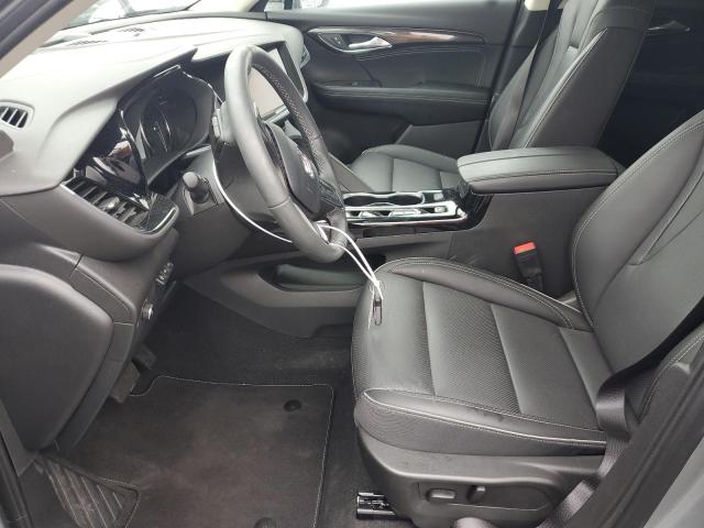 LRBFZPR49PD189473 - 2023 BUICK ENVISION ESSENCE Gümüş fotoğraf 7