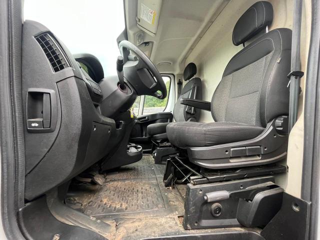 3C6TRVNG1JE136840 - 2018 RAM PROMASTER 1500 STANDARD WHITE photo 8