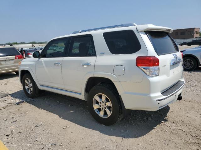 JTEBU5JR7C5087342 - 2012 TOYOTA 4RUNNER SR5 WHITE photo 2