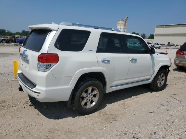 JTEBU5JR7C5087342 - 2012 TOYOTA 4RUNNER SR5 WHITE photo 3