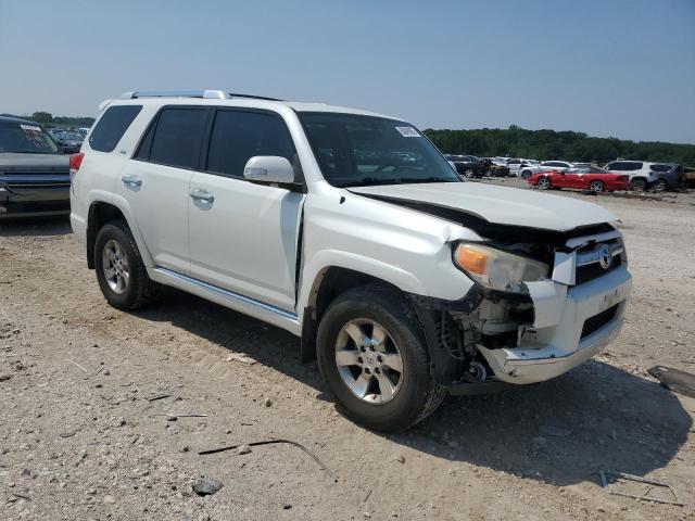 JTEBU5JR7C5087342 - 2012 TOYOTA 4RUNNER SR5 WHITE photo 4