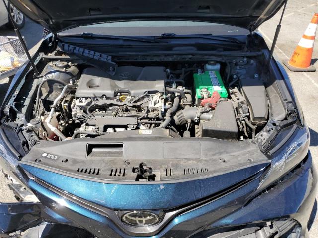 JTNB11HK0J3023338 - 2018 TOYOTA CAMRY L BLUE photo 11