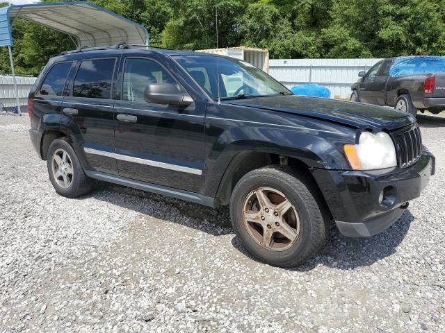 1J4HR48N55C715937 - 2005 JEEP GRAND CHER LAREDO BLACK photo 4