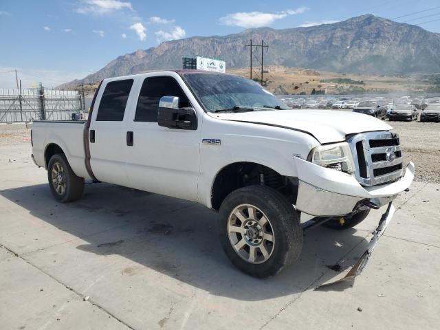 1FTSW21P96EB54037 - 2006 FORD F250 SUPER DUTY WHITE photo 4