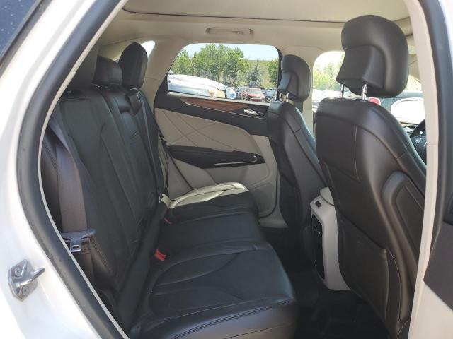 5LMCJ2D9XJUL21755 - 2018 LINCOLN MKC SELECT WHITE photo 11