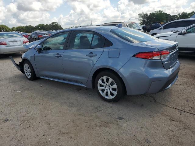5YFEPMAE6NP387590 - 2022 TOYOTA COROLLA LE BLUE photo 2
