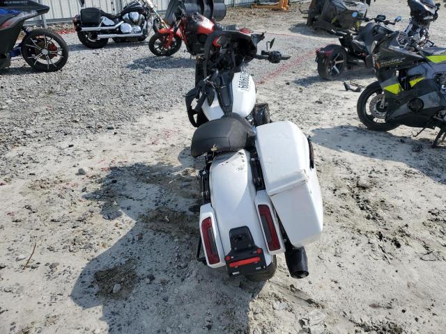 1HD1KH712RB649116 - 2024 HARLEY-DAVIDSON FLTRX 白色 照片 4