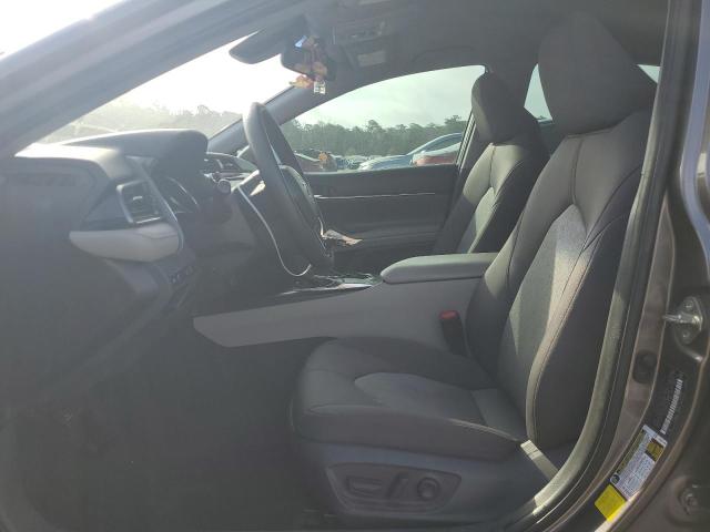 4T1C11AK1LU875130 - 2020 TOYOTA CAMRY LE GRAY photo 7