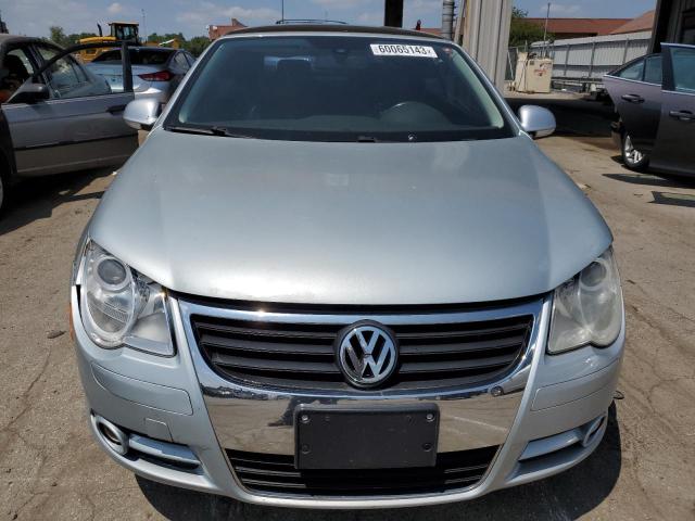 WVWFA71F97V015936 - 2007 VOLKSWAGEN EOS 2.0T LUXURY SILVER photo 5