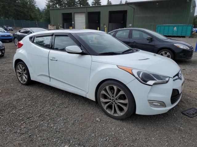 KMHTC6AD4CU063569 - 2012 HYUNDAI VELOSTER WHITE photo 4