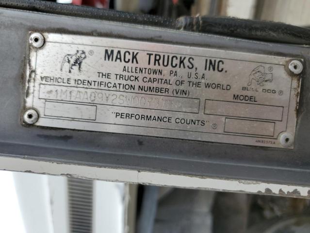 1M1AA09Y2SW007378 - 1995 MACK 600 CH600 WHITE photo 10