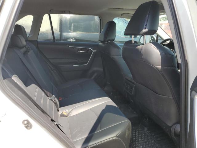 2T3R1RFV5LW101191 - 2020 TOYOTA RAV4 XLE WHITE photo 11