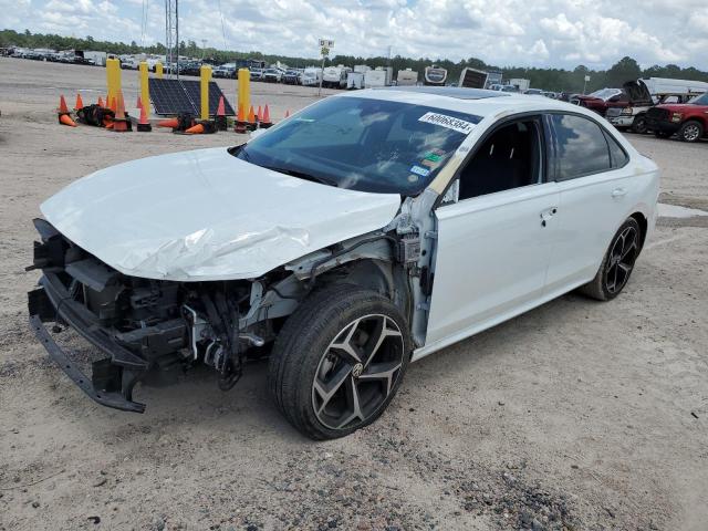 1VWMA7A38NC002632 - 2022 VOLKSWAGEN PASSAT R-LINE Weiß Foto 1