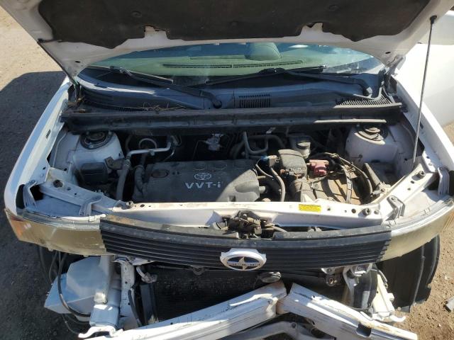 JTLKT334250216220 - 2005 TOYOTA SCION XB WHITE photo 11