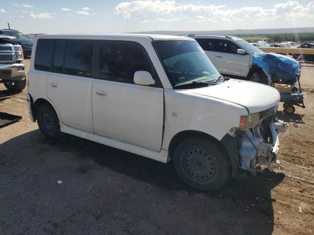 JTLKT334250216220 - 2005 TOYOTA SCION XB WHITE photo 4