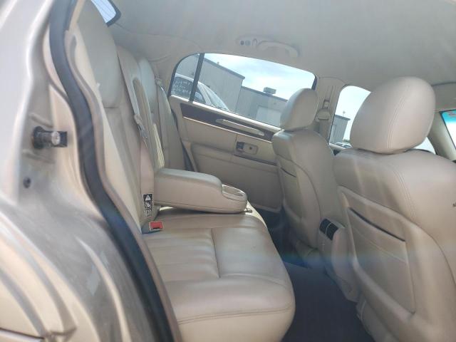 1LNHM81W74Y617777 - 2004 LINCOLN TOWN CAR EXECUTIVE GOLD photo 10