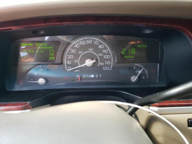 1LNHM81W74Y617777 - 2004 LINCOLN TOWN CAR EXECUTIVE GOLD photo 9