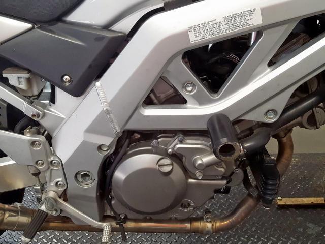 JS1VP53A832100871 - 2003 SUZUKI SV650  photo 9