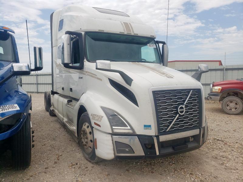 2020 VOLVO VN VNL, null