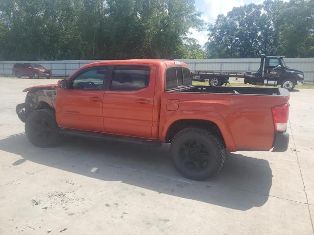 5TFCZ5AN8GX030052 - 2016 TOYOTA TACOMA DOUBLE CAB ORANGE photo 2