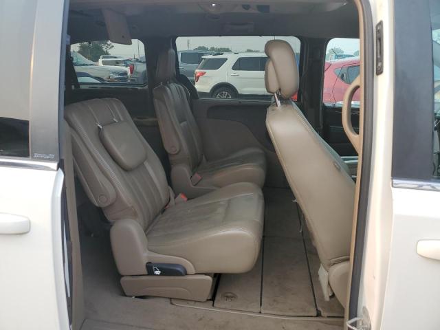 2A4RR8DG4BR634854 - 2011 CHRYSLER TOWN & COU TOURING L WHITE photo 11