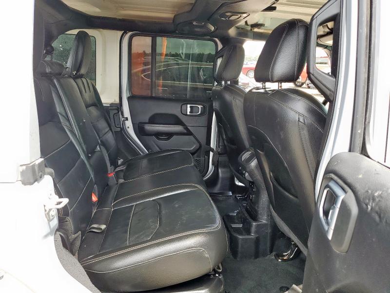 1C4JJXP67NW213763 - 2022 JEEP WRANGLER U SAHARA 4XE SILVER photo 10