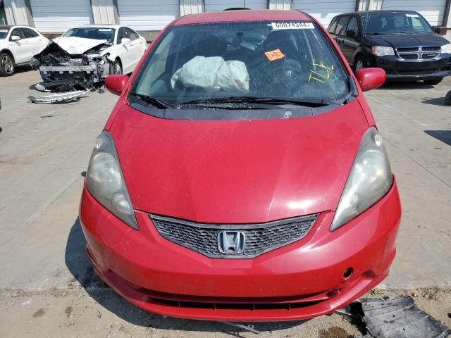 JHMGE8H3XCC033439 - 2012 HONDA FIT RED photo 5