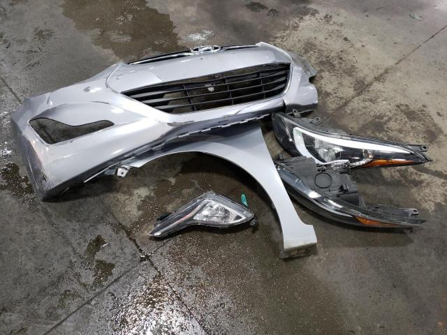 5NPDH4AE5GH689915 - 2016 HYUNDAI ELANTRA SE SILVER photo 12