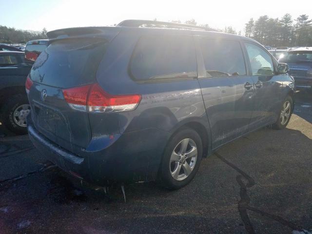 5TDKK3DC5DS327960 - 2013 TOYOTA SIENNA LE  photo 4