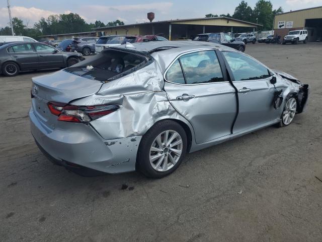 4T1R11BK5PU085859 - 2023 TOYOTA CAMRY LE SILVER photo 3