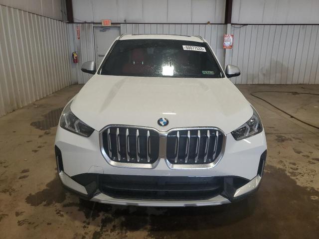 WBX73EF04P5V94361 - 2023 BMW X1 XDRIVE28I WHITE photo 5