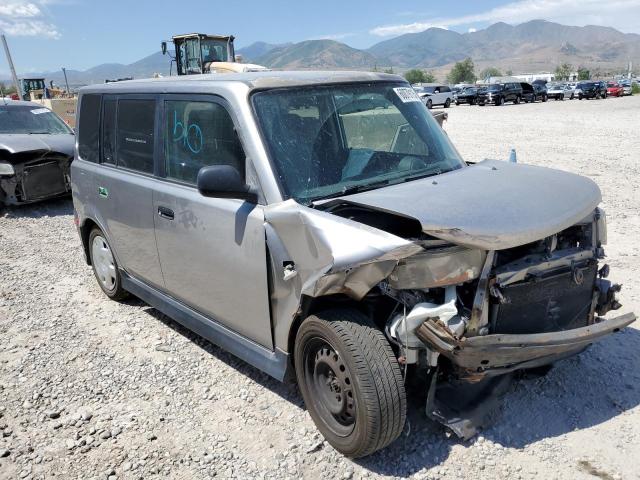 JTLKT324X64105040 - 2006 TOYOTA SCION XB GRAY photo 4